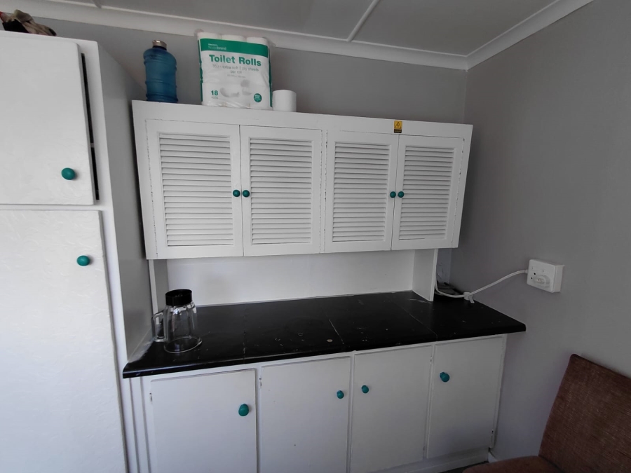 5 Bedroom Property for Sale in C Place Eastern Cape